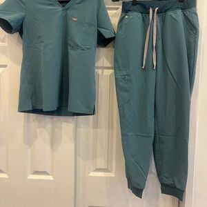FIGS Women’s Zamora Size Medium teal scrub jogger pants